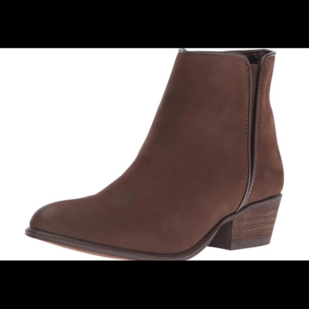 Steve Madden Nytroo Boots in Brown Nubuck